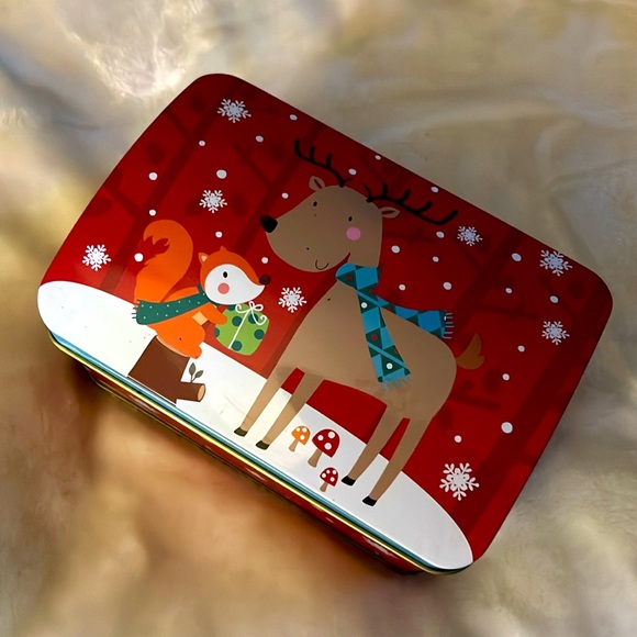☃️🦌🎄 2 CHRISTMAS HOLIDAY RED TRUCK SNOWMAN REINDEER TIN STORAGE GIFT CONTAINERS - Picture 6 of 15